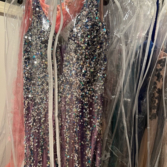 Prom / formal gown - Picture 6 of 6